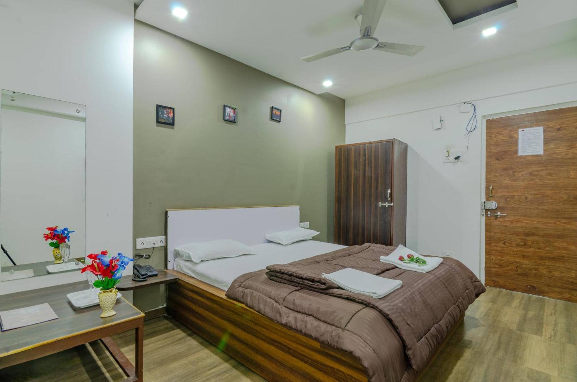White House Beach Resort, Nagaon Luaran gambar