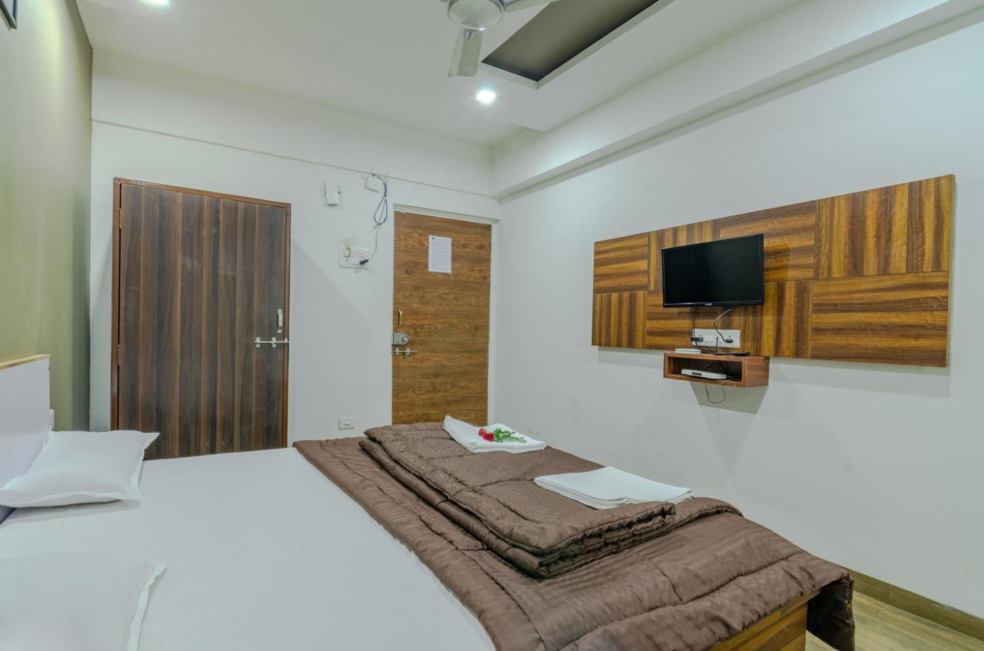 White House Beach Resort, Nagaon Luaran gambar