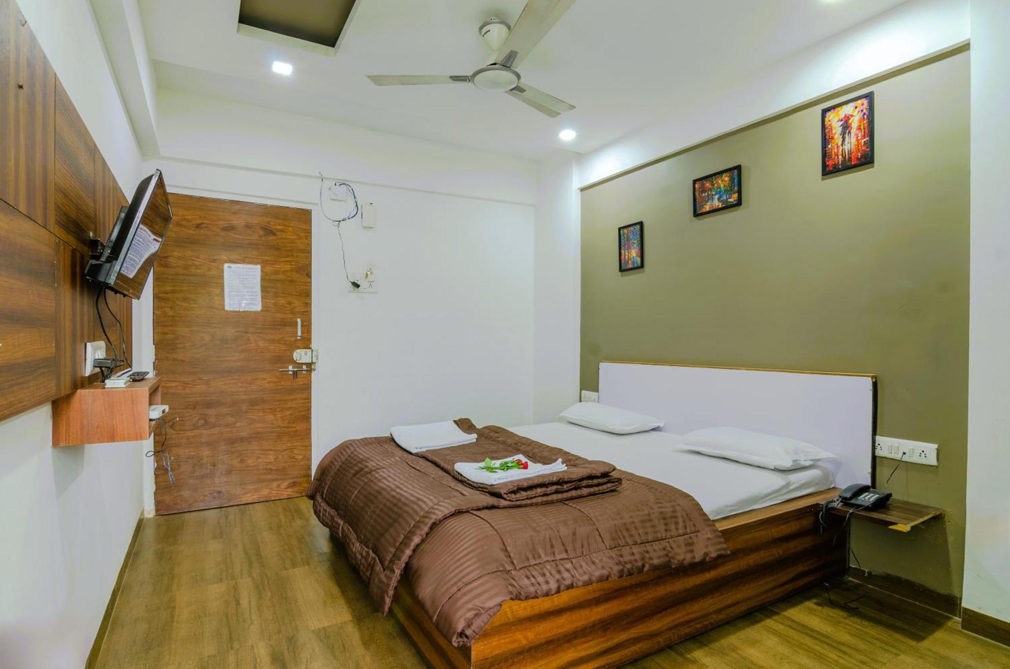 White House Beach Resort, Nagaon Luaran gambar