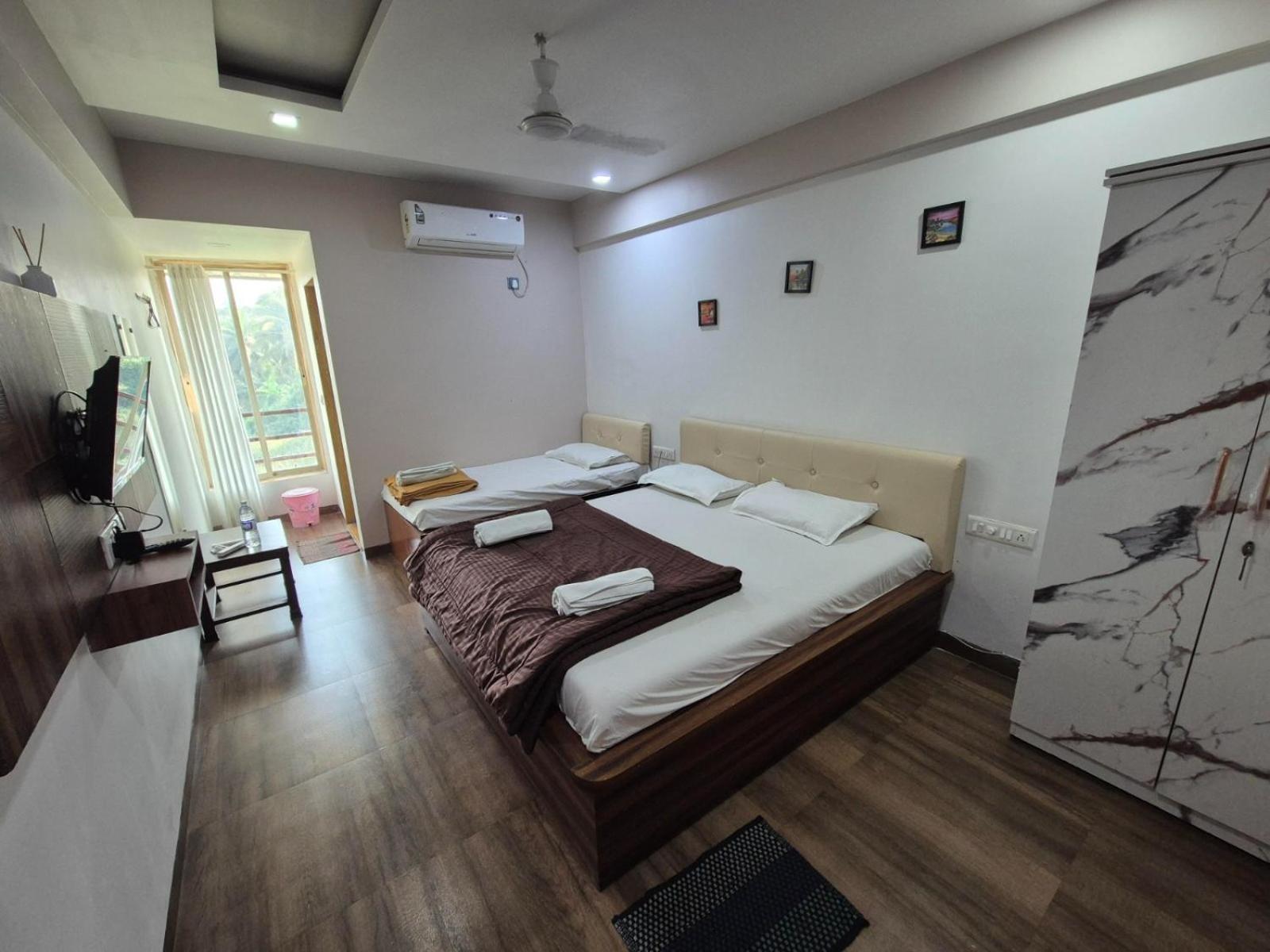 White House Beach Resort, Nagaon Luaran gambar