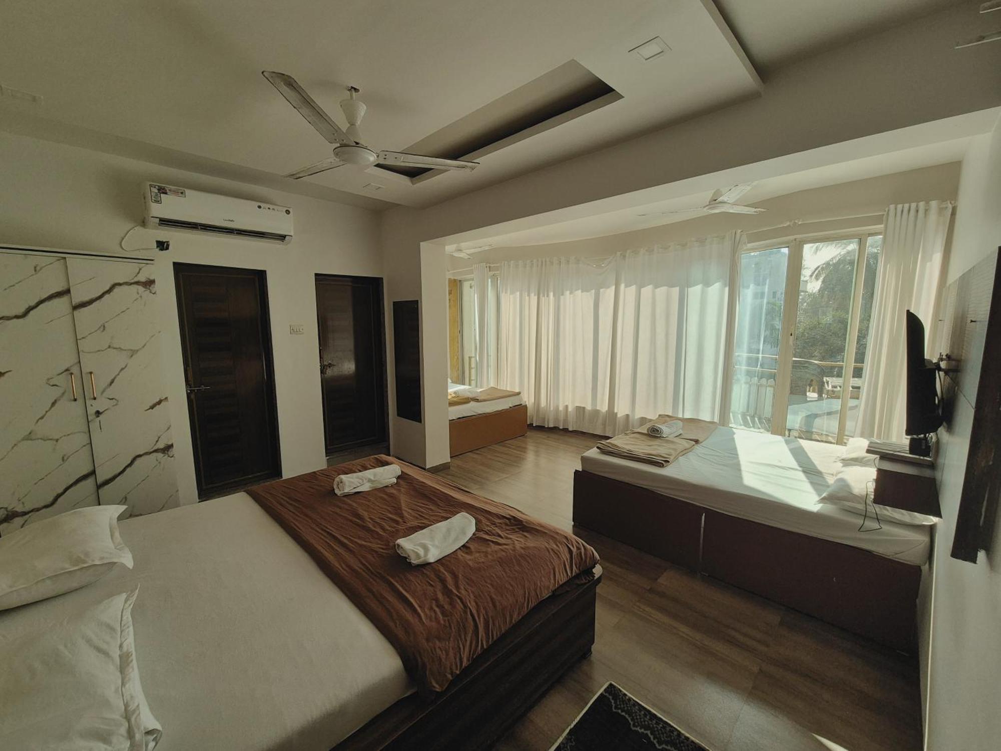 White House Beach Resort, Nagaon Luaran gambar