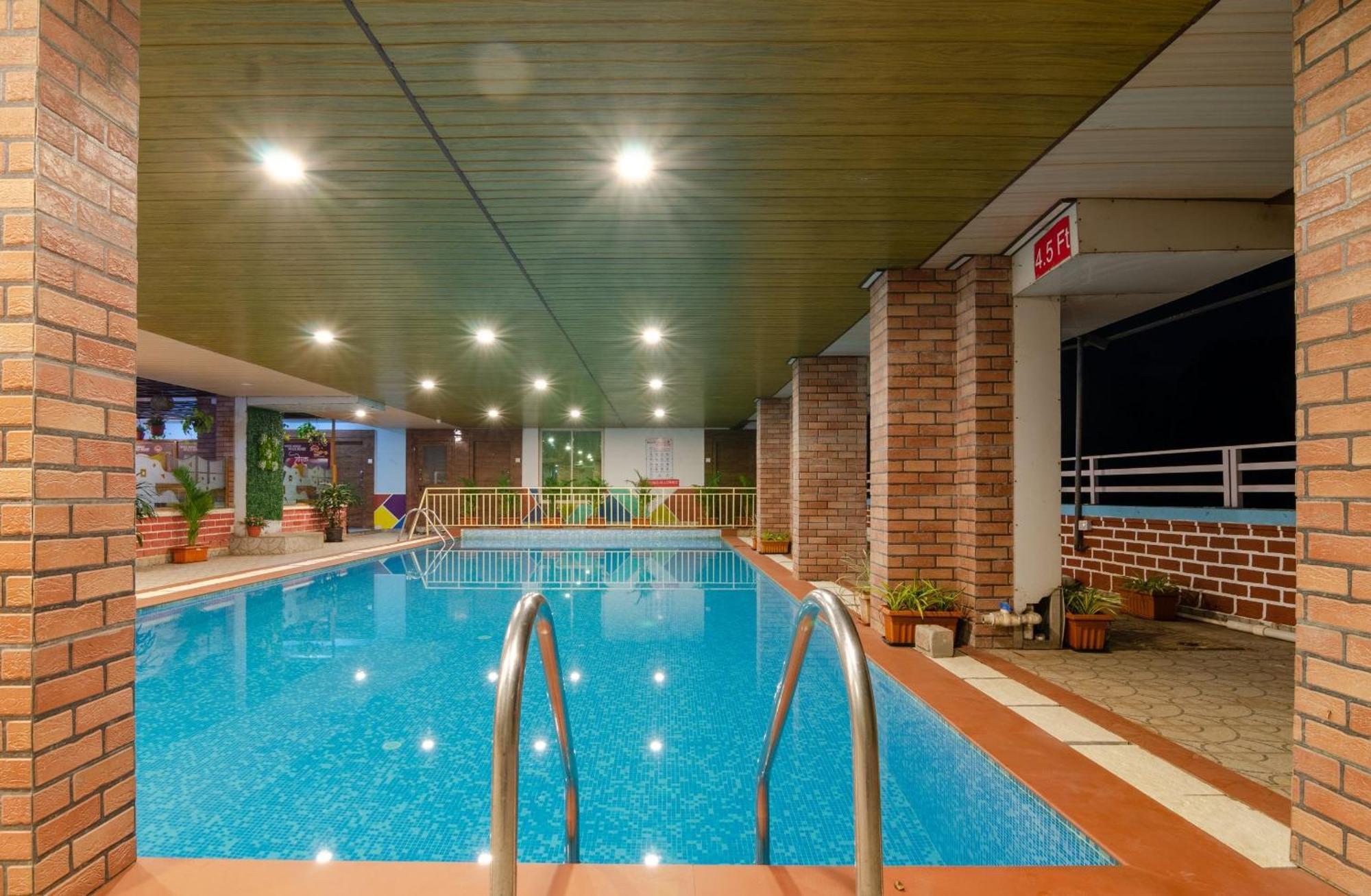 White House Beach Resort, Nagaon Luaran gambar