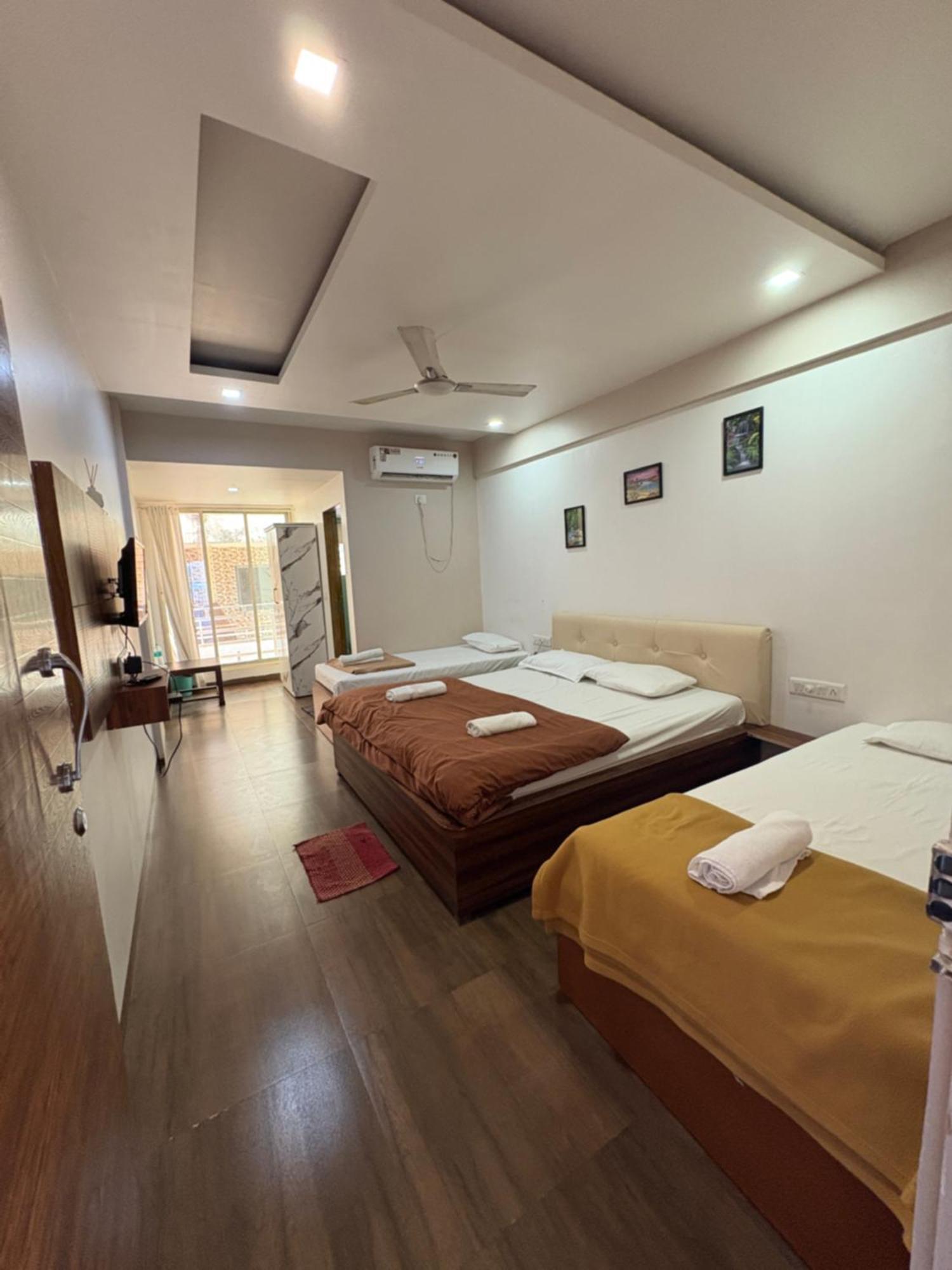 White House Beach Resort, Nagaon Luaran gambar